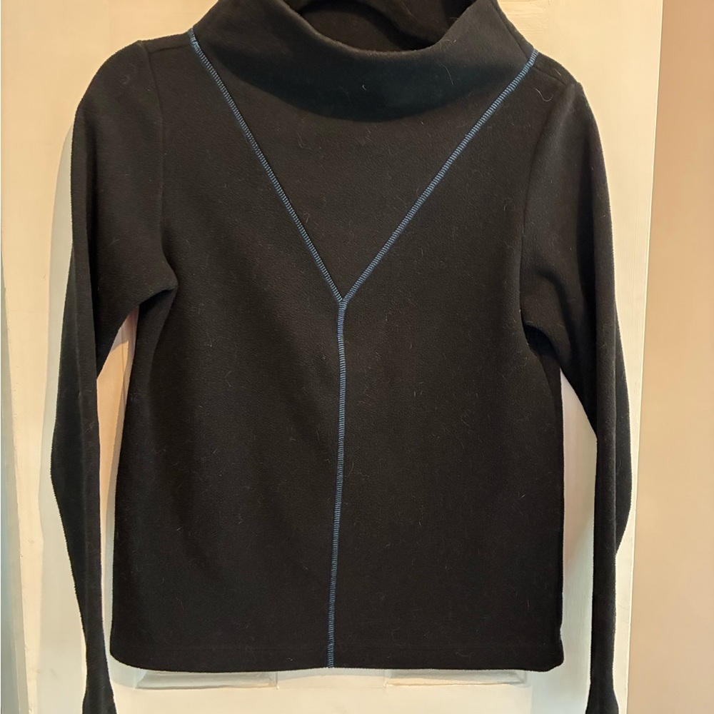 Dudley Stephens Carroll Street Turtleneck with Blue Accents, vello fleece
